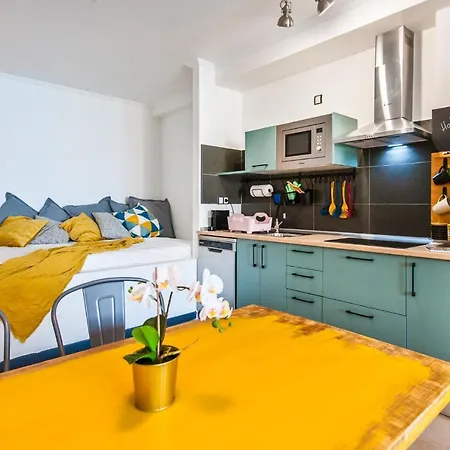 Ocean Waves 2 דירה *